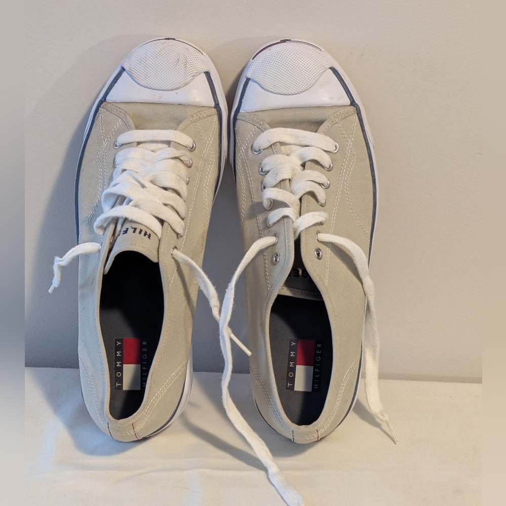 Tommy Hilfiger Beige Canvas Shoes. Lace Up. Size 10M . Men's. GUC.